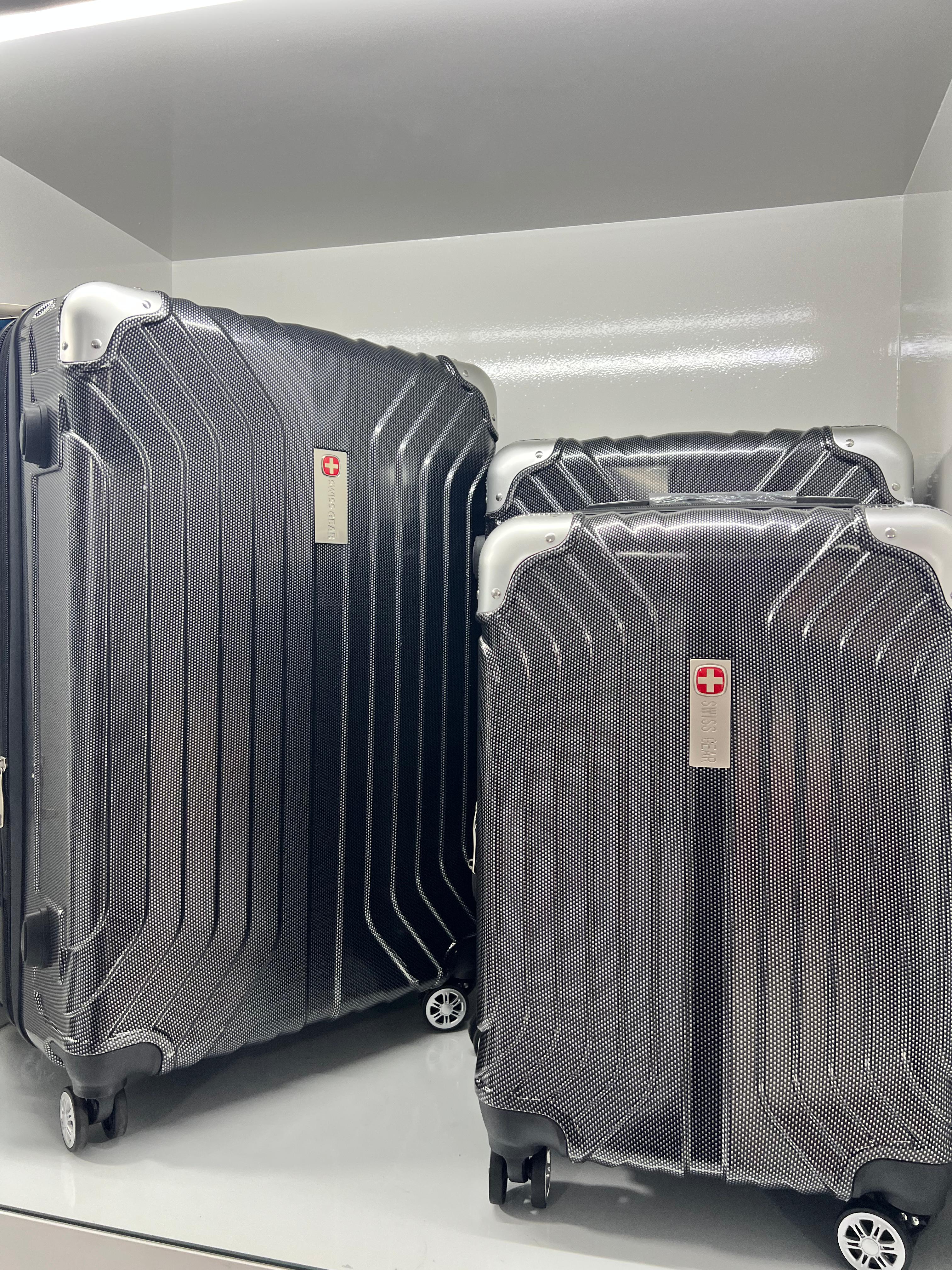 Swiss Gear KW-199 hard-side (Carbon-fiber)